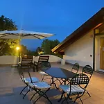 아파트 Luce Del Sol With Pool 알라시오