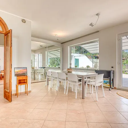 Luce Del Sol With Pool - Happy Apartment Alassio