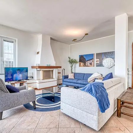 Luce Del Sol With Pool - Happy Apartment