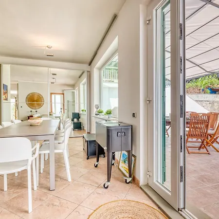 Luce Del Sol With Pool - Happy Apartment *