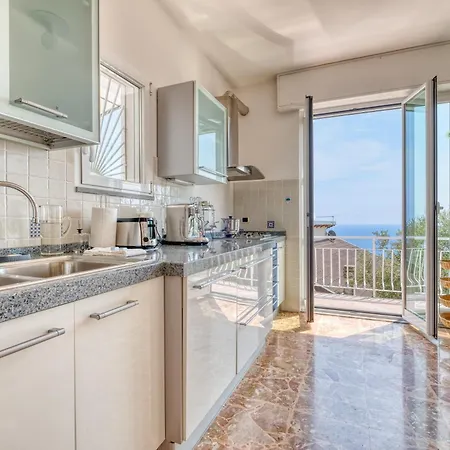 Luce Del Sol With Pool Apartment *