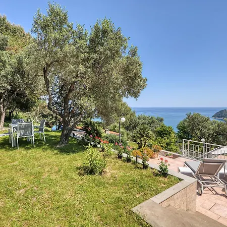 Luce Del Sol With Pool * Alassio