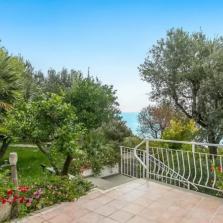 アパート Luce Del Sol With Pool