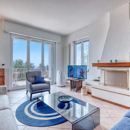 Luce Del Sol With Pool アラッシオ