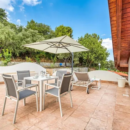 Apartment Luce Del Sol With Pool Alassio