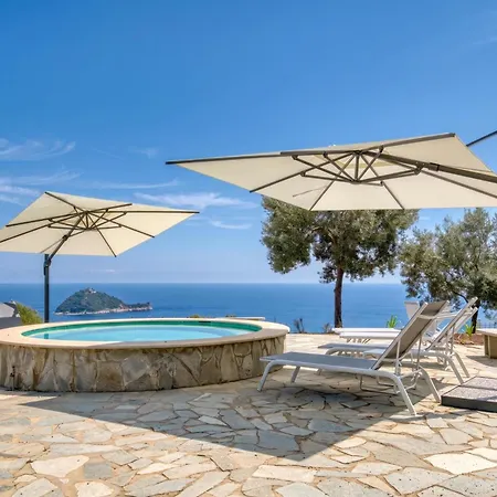 Апартаменты Luce Del Sol With Pool *