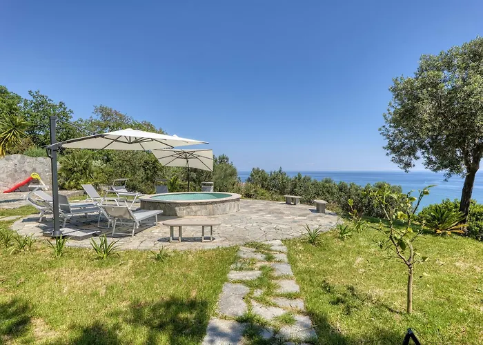 Luce Del Sol With Pool Apartment Alassio