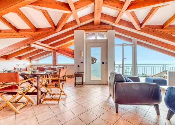 公寓 Luce Del Sol With Pool 阿拉西奥